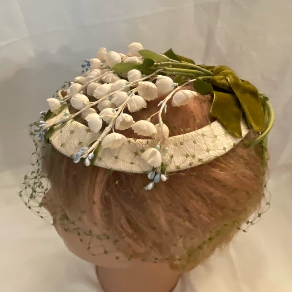 Vintage Lilly of the Valley Ladies Hat 2 Hair Combs Netting, Excellent Condition - Picture 13 of 13